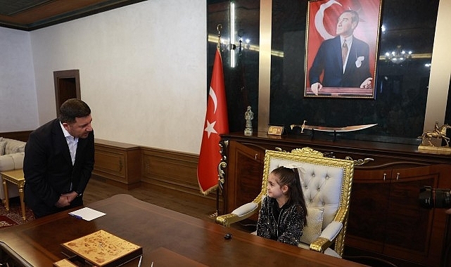 Başkan Rasim Arı, 23 Nisan'da Koltuğu Çocuklara Devretti