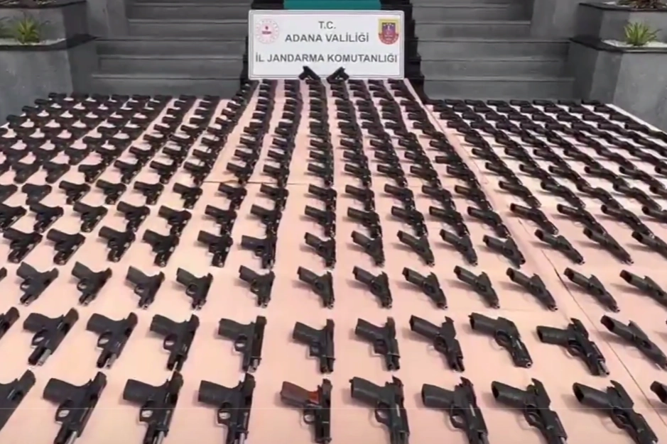 Jandarma’dan dev operasyon... 1.107 ruhsatsız tabanca ele geçirildi