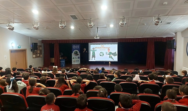 Gölcük'te Miniklere 