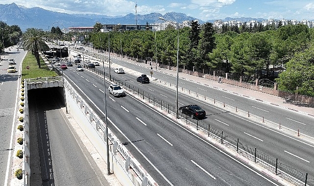 Yüzüncü Yıl Bulvarı’nda asfaltlama çalışması tamamlandı