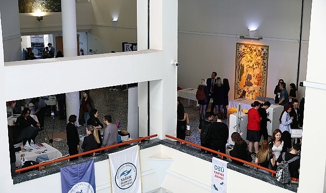 DEÜ Sağlık’26 Kariyer Zirvesi Başladı