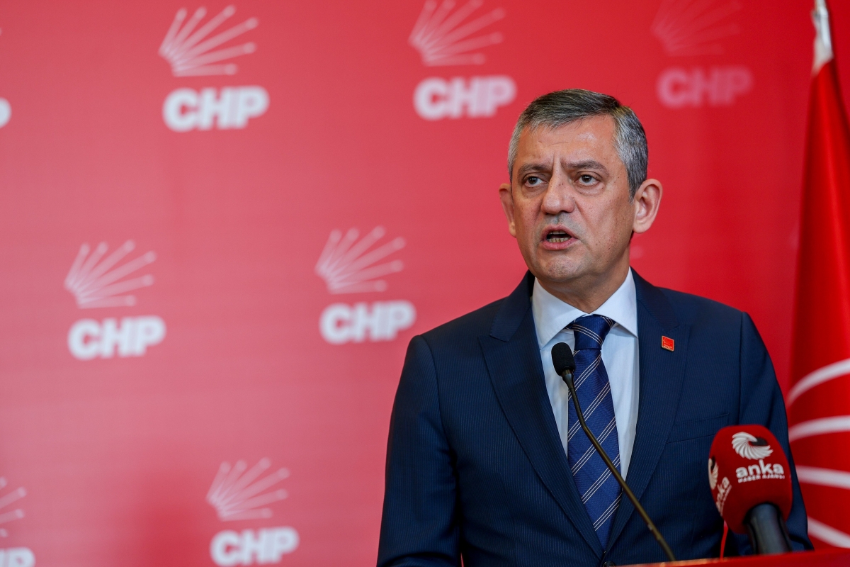 CHP Grup Başkanı seçilen Özgür Özel'den, 40 gün içinde kurultay çağrısı