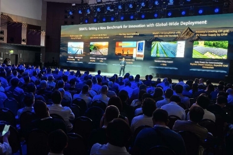Beş teknolojik atılım... Huawei, yeni nesil şebeke oluşturucu ESS Platformu LUTERRA®'yı piyasaya sürdü
