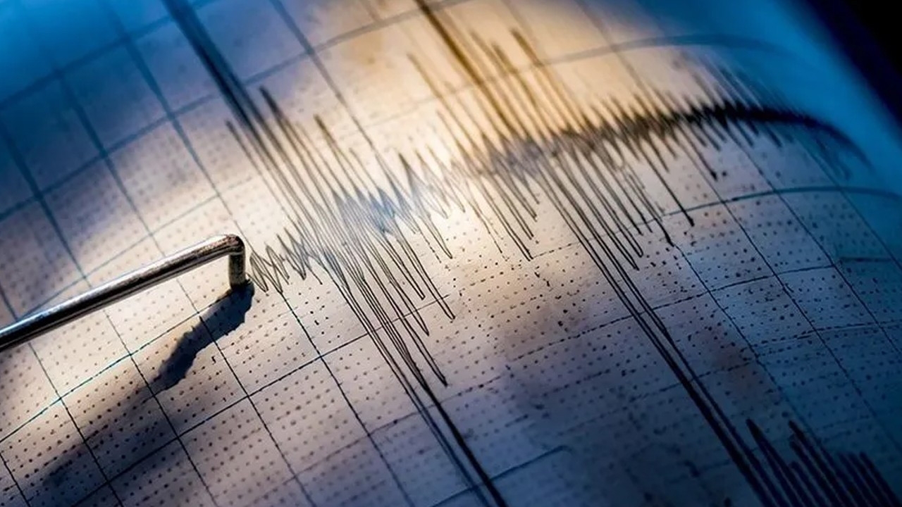 Balıkesir Sındırgı'da deprem
