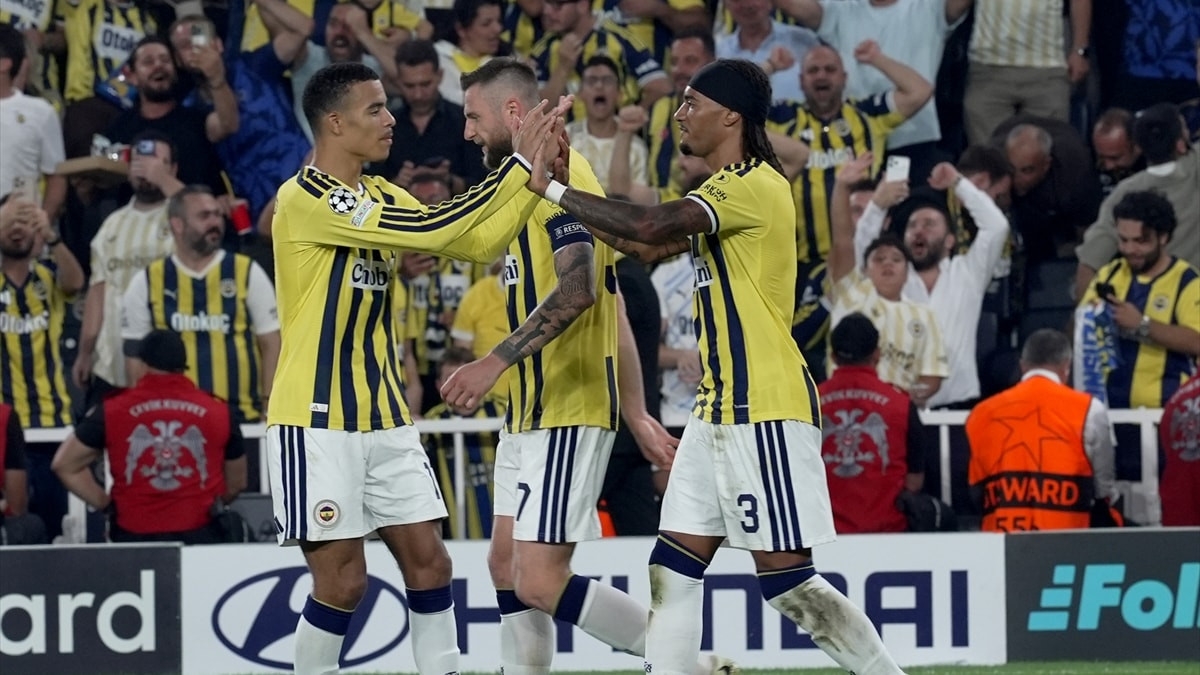 Gaziantep FK - Fenerbahçe maçının ilk 11'leri
