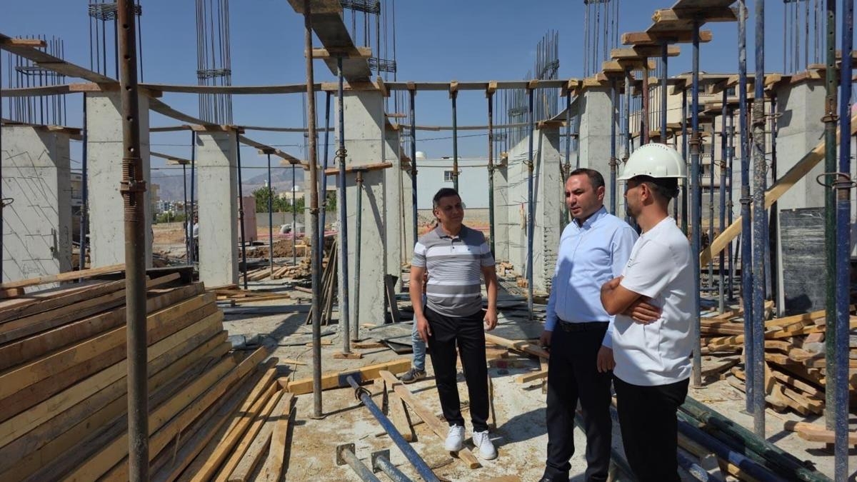 Silopi Kaymakamı Partal, okul inşaatlarında incelemelerde bulundu