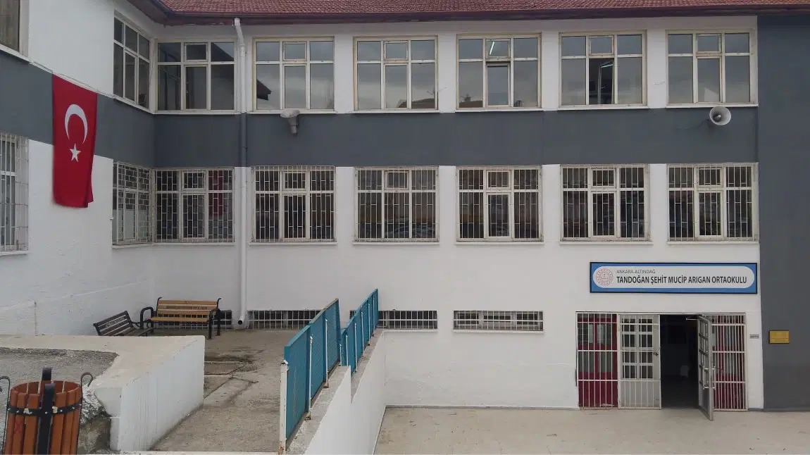 Manisa’nın ardından bir şiddet haberi de Ankara’dan geldi: Veli okul bastı, müdüre saldırdı