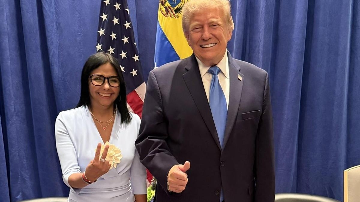 Trump ve Rodriguez'den ilk yüz yüze görüşme