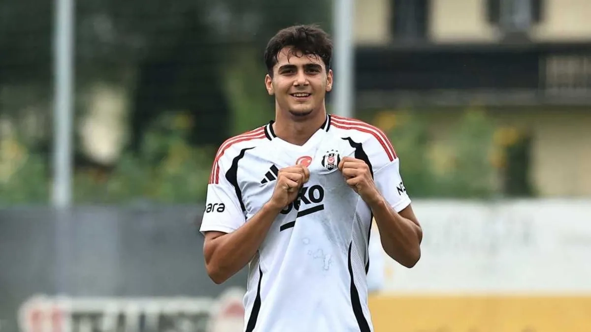 Beşiktaş'ta 2 yıldız plan dışı kaldı! Ayrılık kararı verildi