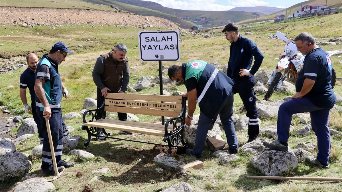 Salah'ın yaylada fotoğraf çektirdiği taşın yanına bank konuldu