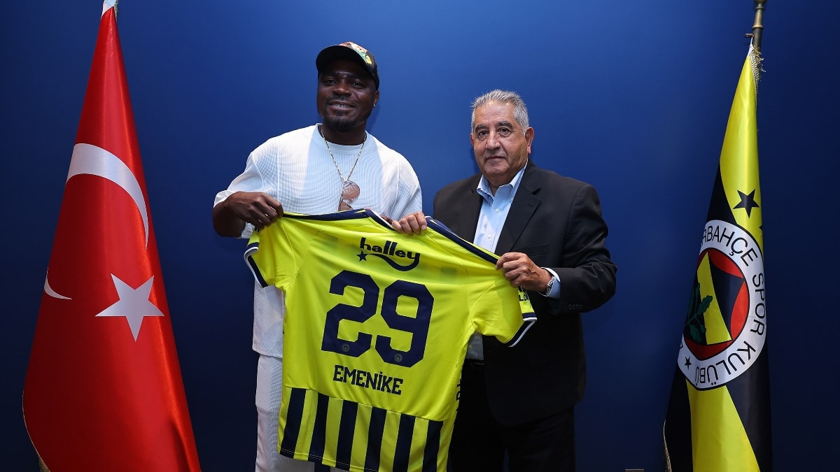 Emmanuel Emenike'den, Fenerbahçe'ye ziyaret