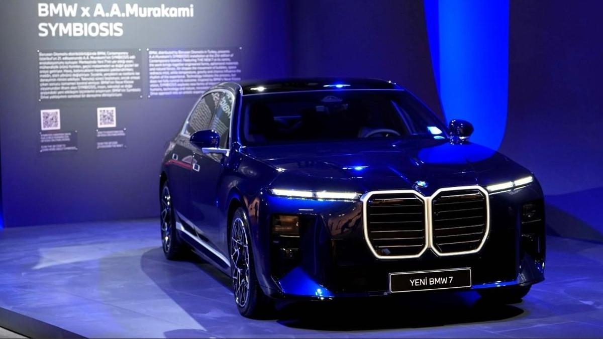 Yeni BMW 7 Serisi Sanatseverlerle Buluşuyor