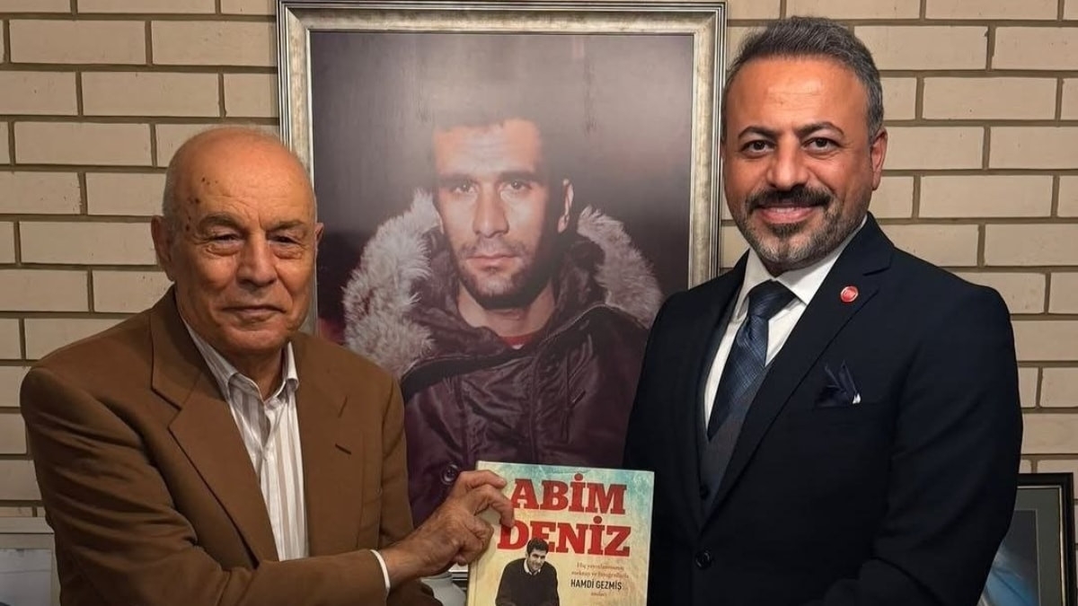 Deniz Gezmiş'in ağabeyi Bora Gezmiş, Yeni Parti'ye katıldı