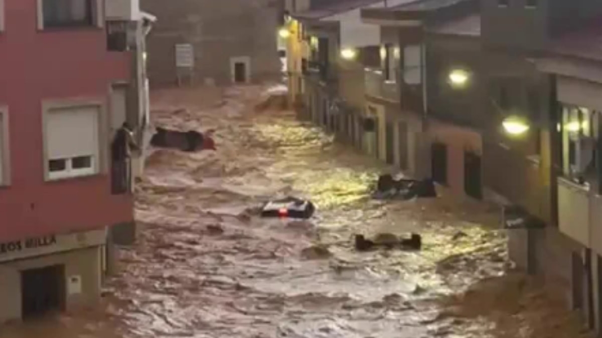 İspanya'da şiddetli yağışlar: Selde 1 kişi öldü, 90 kişi kurtarıldı