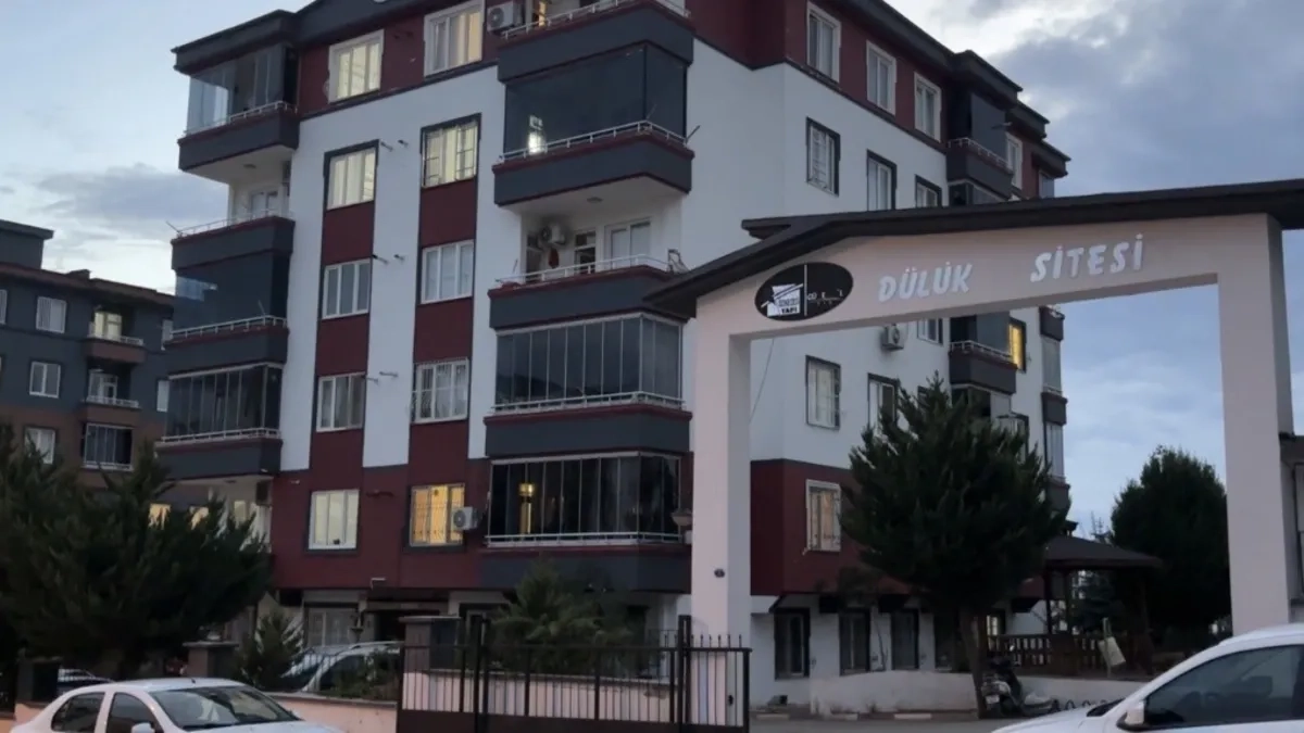 Gaziantep'te üç aile üyesi ikinci kattan atladı: Anne öldü, baba ve çocuğun durumu ağır