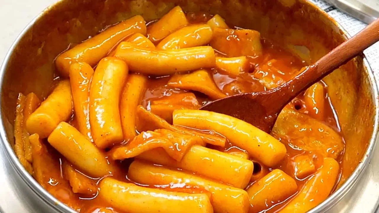 Kore sokak mutfağının efsanesi: Tteokbokki