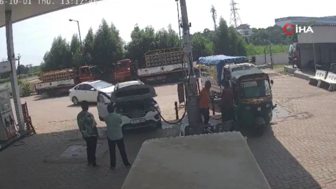 Hindistan’da dolum sırasında patlama: Çevredekiler can havliyle kaçtı