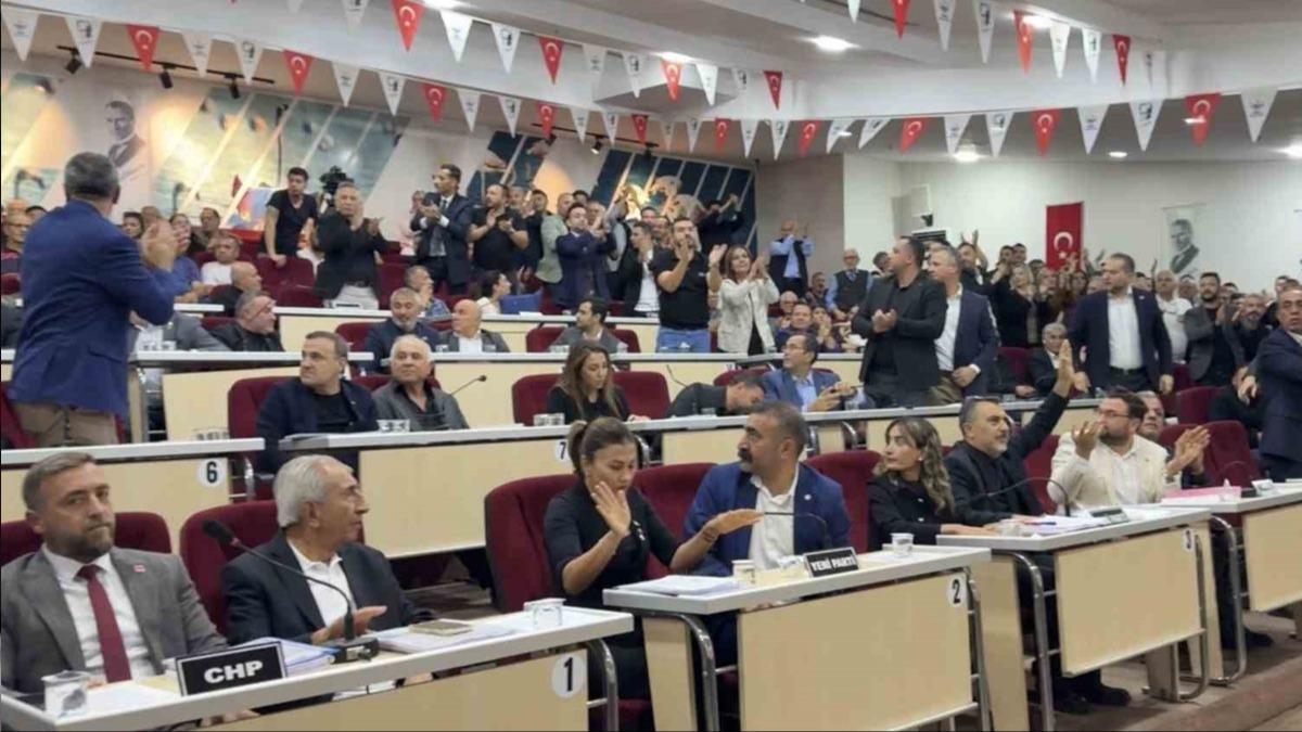 Muhalefetin Çiğli hazımsızlığı! Başkan Yıldız haddini bildirdi: Muhatap olmayın dışarı atın direkt