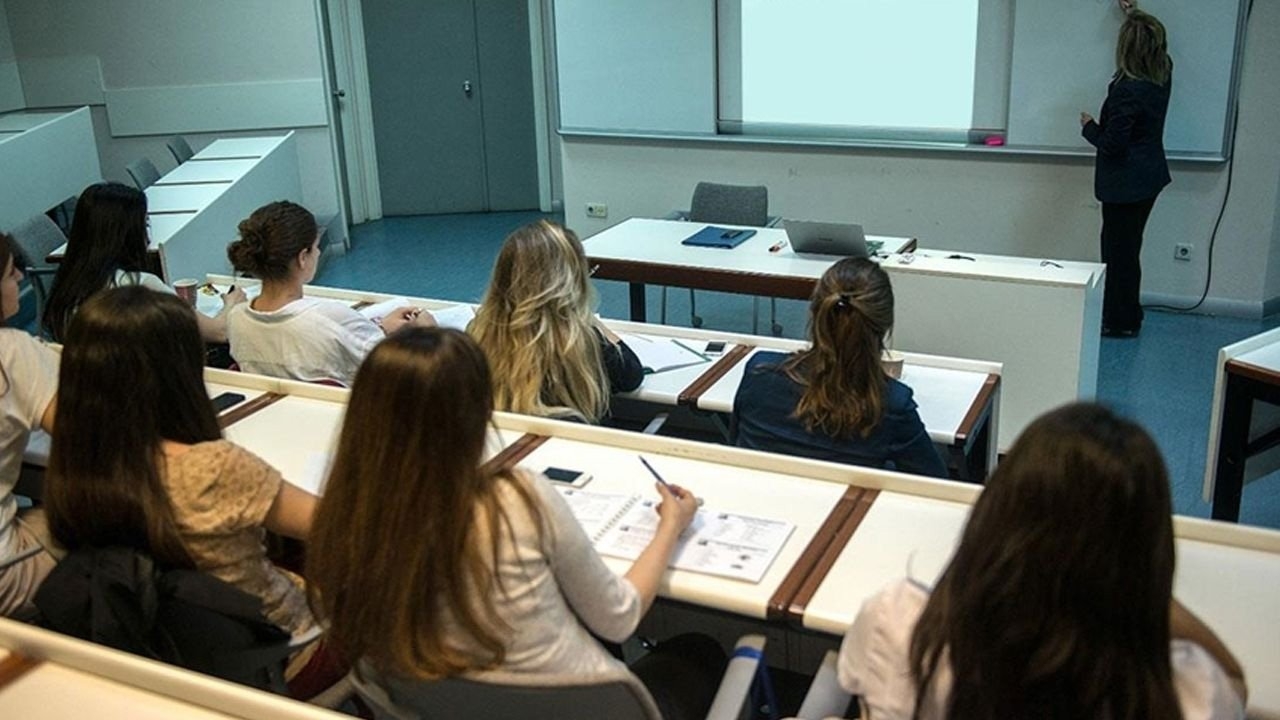 Üniversite müfredatı değişiyor! Yeni ders geliyor