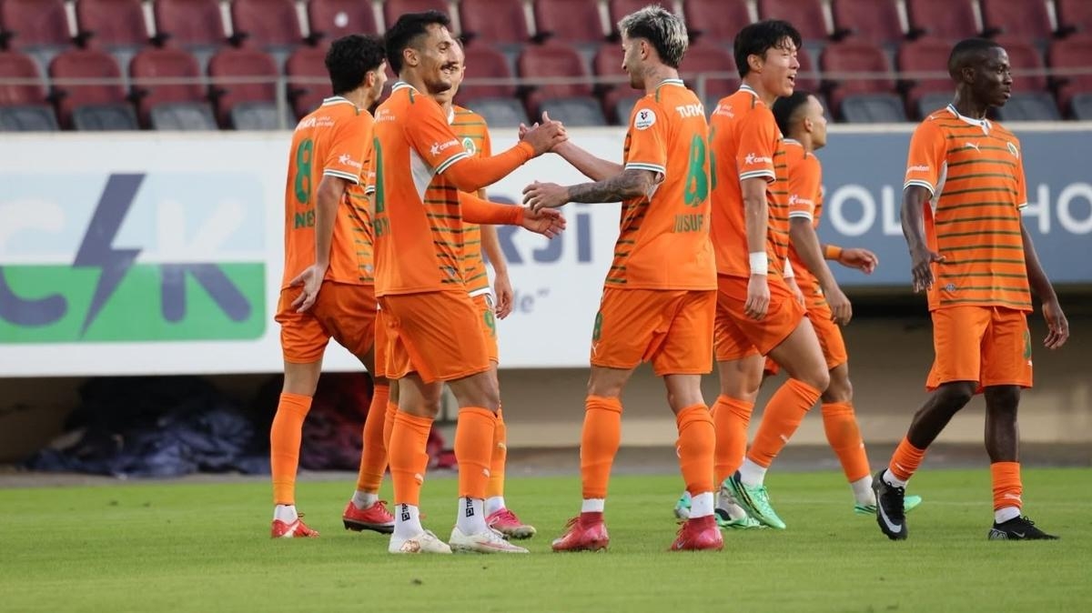 Alanyaspor, Amedspor'u 4 golle geçti