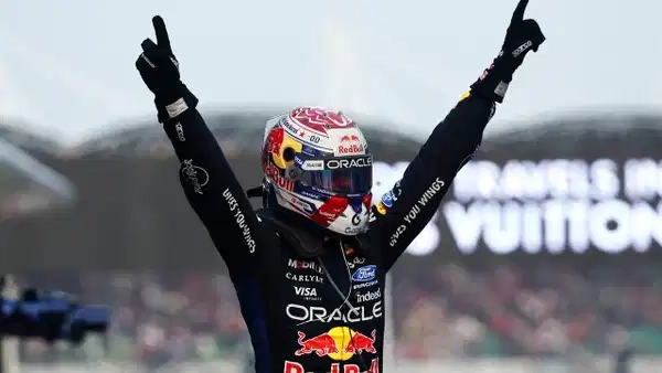 Bu sezonki ilk zaferi: Bahreyn GP'sinde kazanan Max Verstappen