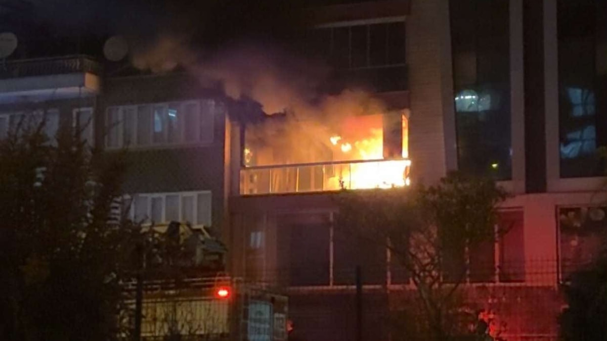 Aydın’da 9 katlı binada yangın: 5 kişi dumandan etkilendi