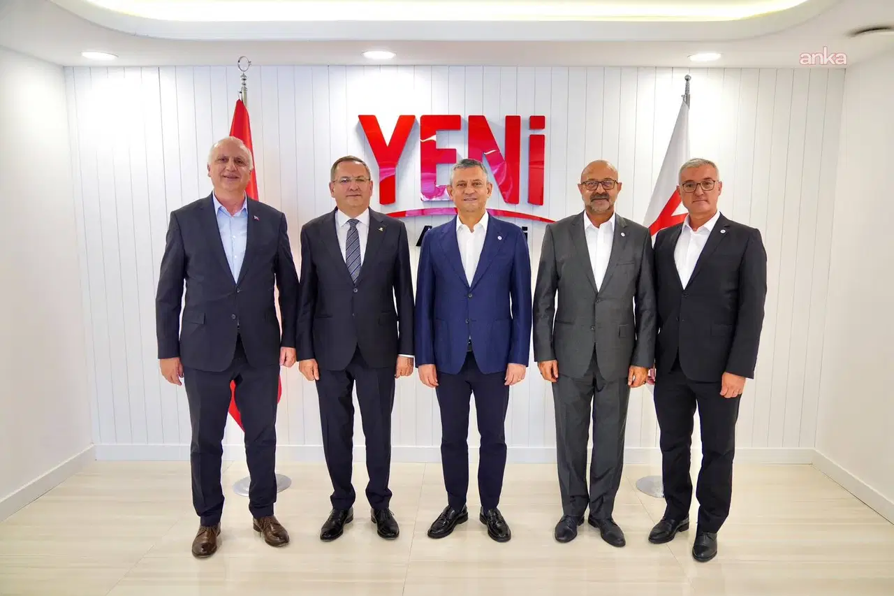 Ayvalık Belediye Başkanı Ergin'den, Özgür Özel'e ziyaret