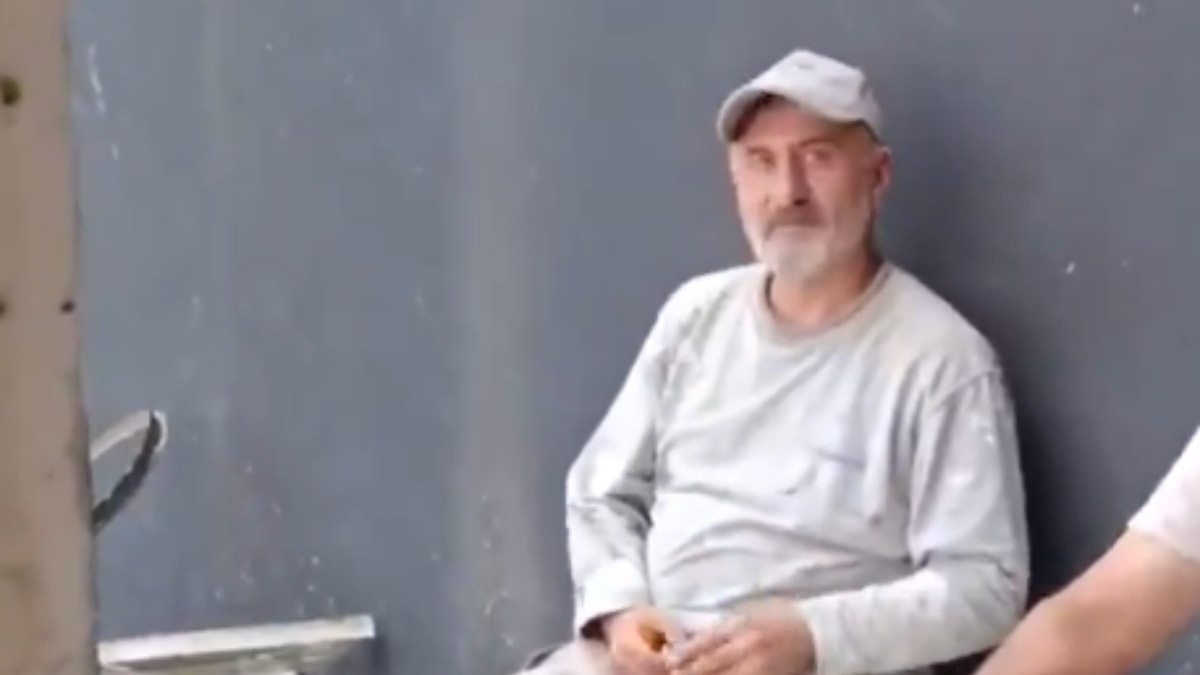 Kadir İnanır'ın yeğeni inşaatta çalışırken görüntülendi
