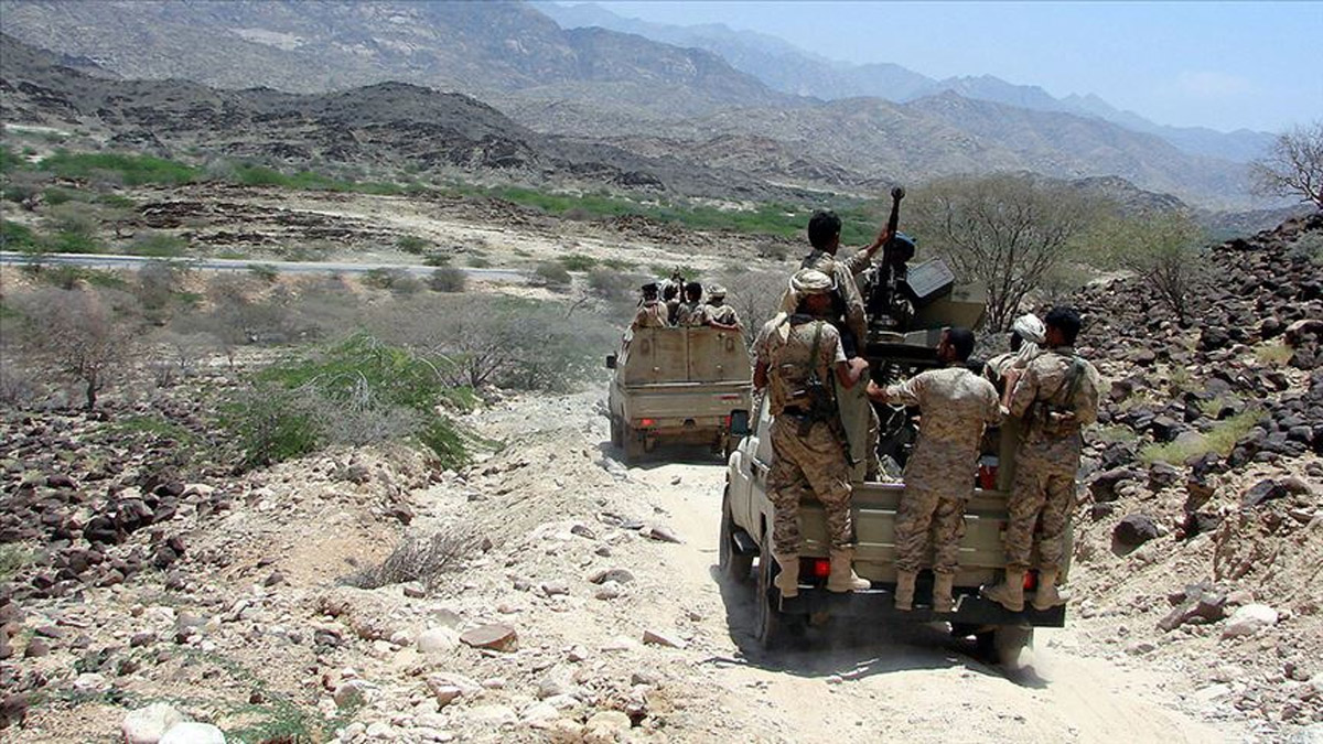 Yemen'de hükümet güçleri stratejik tepeyi aldı