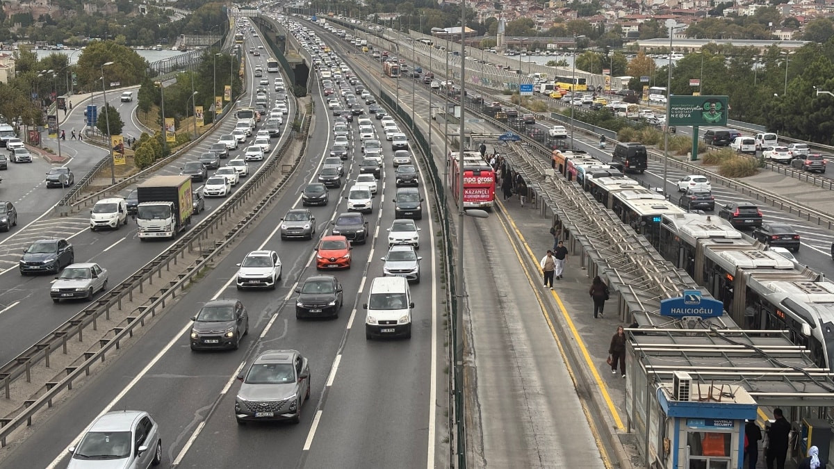 İstanbul'da trafik yoğunluğu yüzde 71'e çıktı