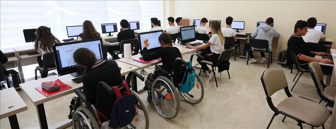 MEB DÜĞMEYE BASTI
