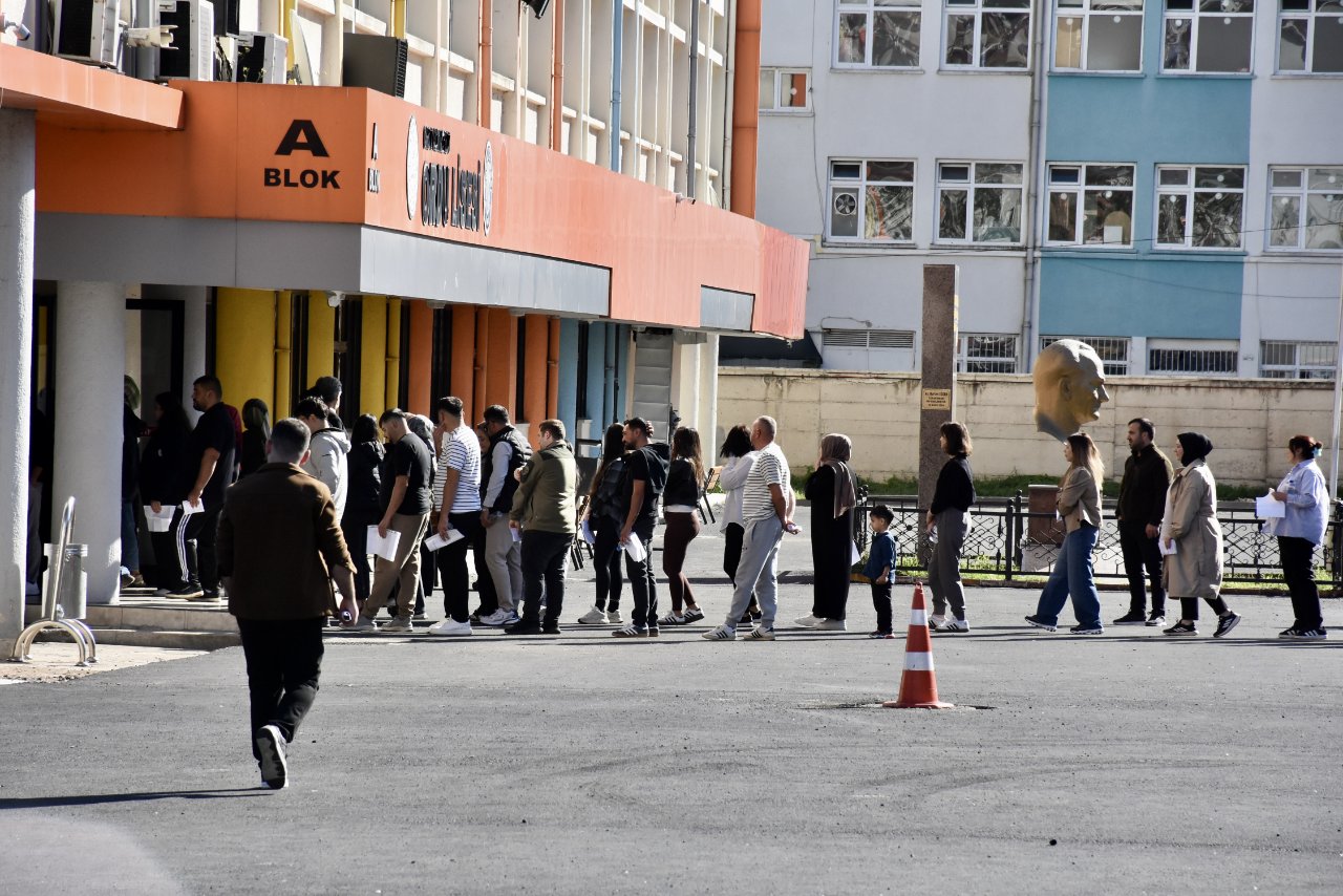 1 milyon 593 bin 198 aday başvurdu! KPSS Ön Lisans başladı
