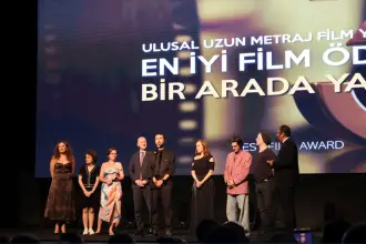 Altın Koza'da Hazar Ergüçlü’den madenciler ve Yaşar için konuşma: “Biz adaletsizlikle mi yaşayacağız?”
