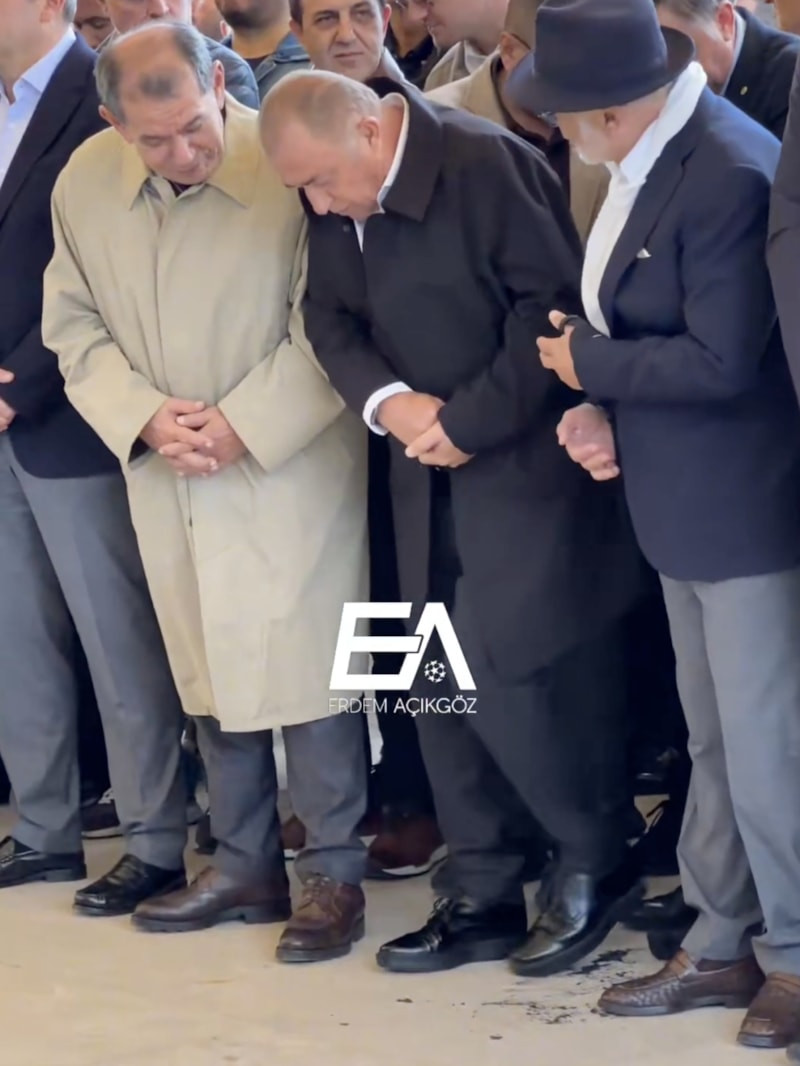 Cenaze töreninde Fatih Terim'in ayakkabısının tabanı koptu
