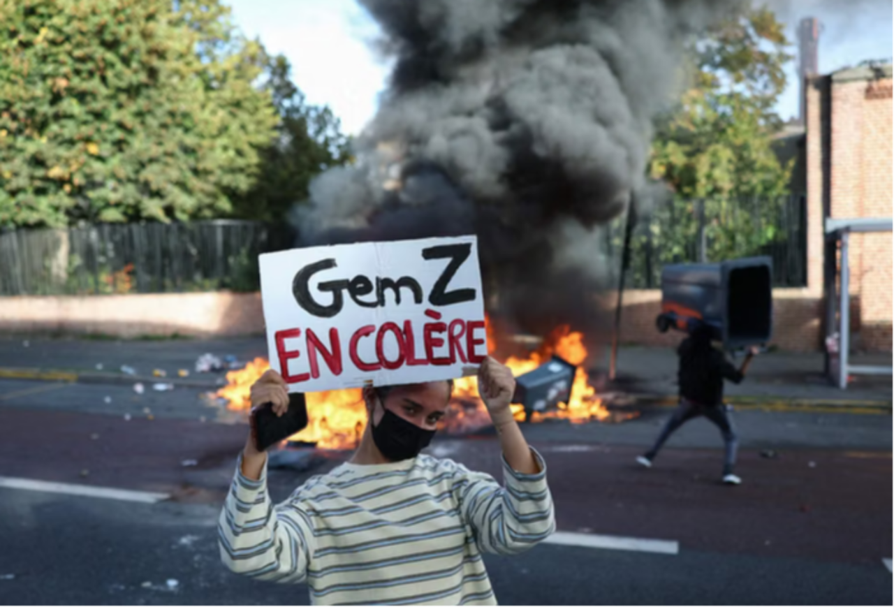 Fransa'da Gen Z isyanı büyüyor! Yüzlerce lise kilitlendi, Macron'dan acil durum kararı