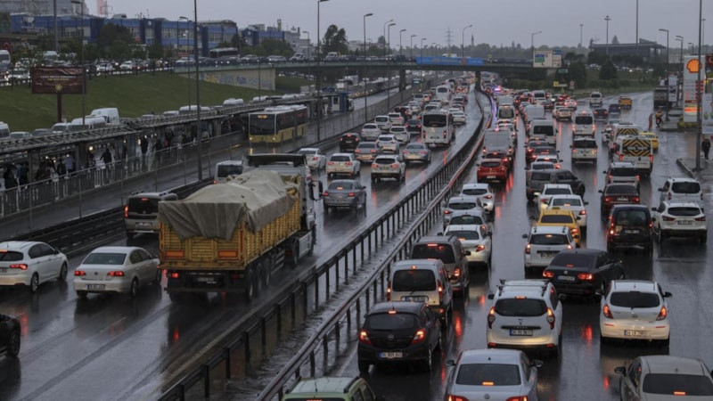 İstanbul'da trafik yoğunluğu akşam saatlerinde yüzde 89'a yükseldi