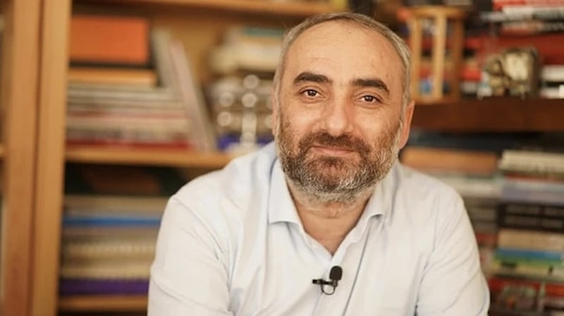 İzmir Çiğli Belediye Başkanı Onur Emrah Yıldız, AK Parti yolunda