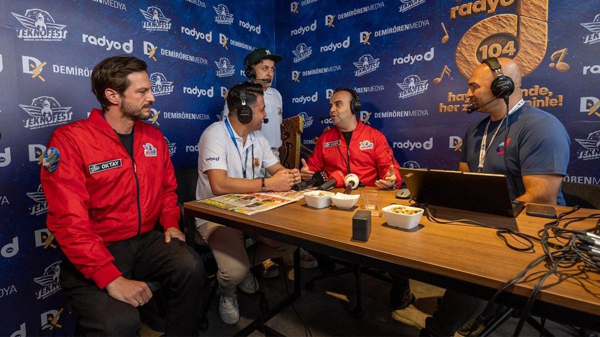 Bakan Kacır, Radyo D'de TEKNOFEST'i anlattı: Bütün bunlar bir çocuğun gözlerindeki parıltı için