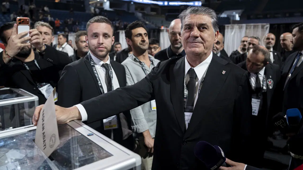 Beşiktaş'ta Serdal Adalı yeniden başkan seçildi! Seçim sonrası ilk açıklama...