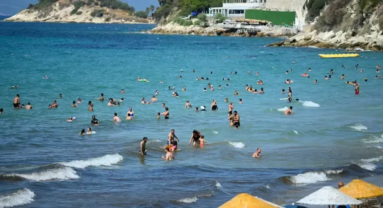 Aydın'da yaz yeniden başladı! Kuşadası'nda doluluk şaşırttı