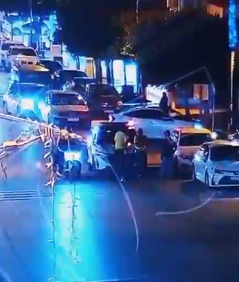 Hatay'da polisler nefes alamayan motosikletliyi Heimlich manevrasıyla kurtardı