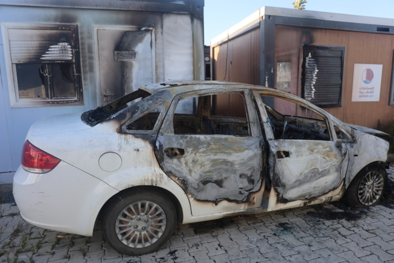 Hatay'da çalamadıkları otomobili yaktılar