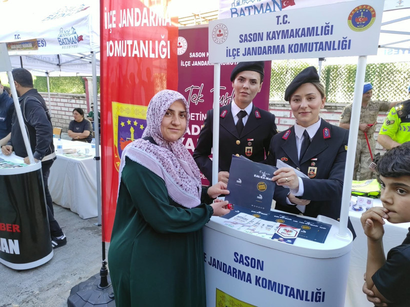 Jandarma standı festivali renklendirdi