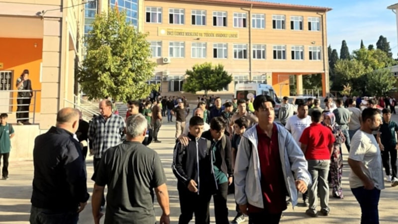 Manisa'da okul saldırısı: 3 çocuk yoğun bakımda, 1 çocuk taburcu edildi