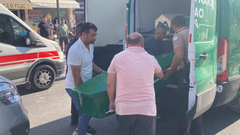 Mersin'de tankerin çarptığı yaya hayatını kaybetti