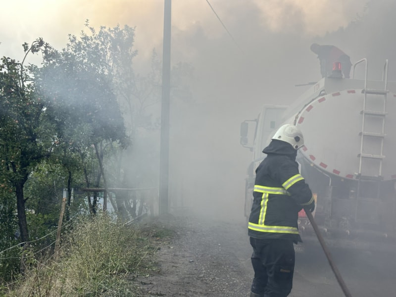 Kastamonu'da köy yangını: Alevler 4 eve sıçradı