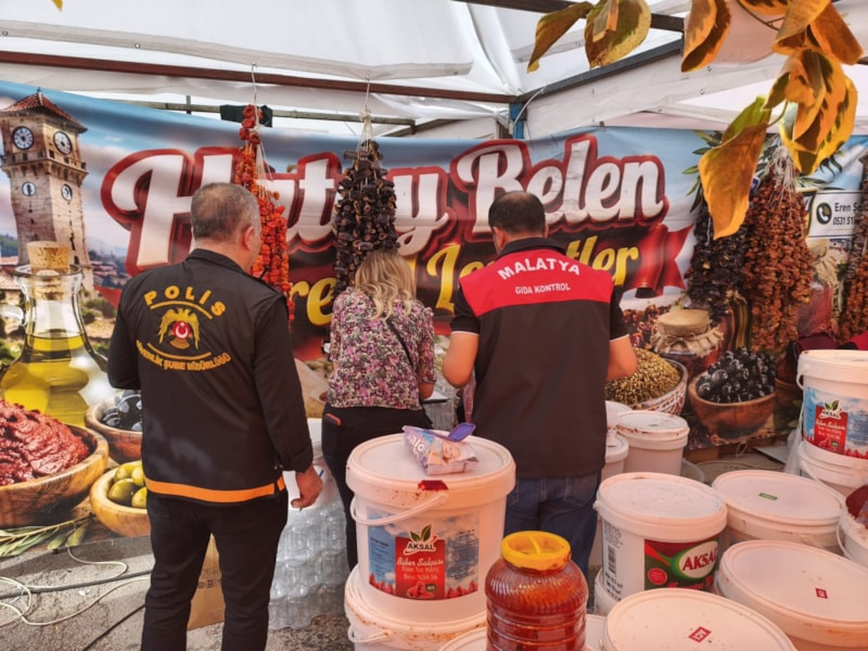 Malatya'da gıda denetimi: 230 kilo sucuk ve 150 kilo peynir imha edilecek