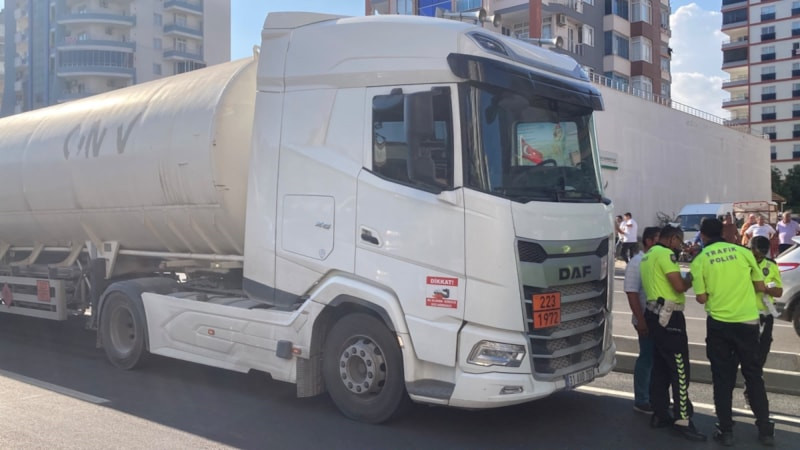 Mersin'de tankerin çarptığı yaya hayatını kaybetti