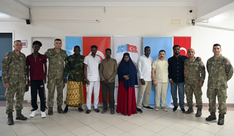 MSB'den Somalili 5 gaziye protez bacak desteği