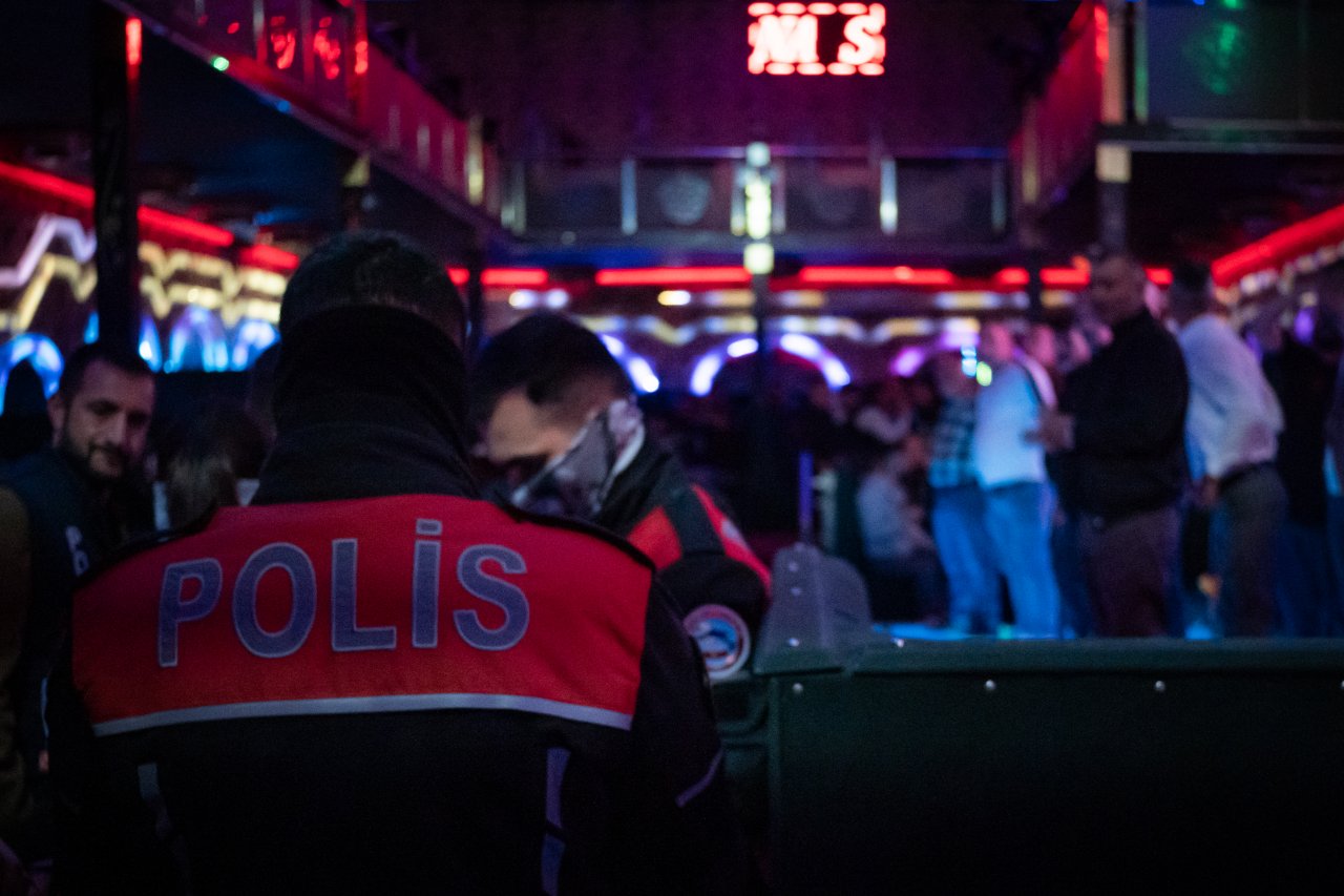 Ankara'da eğlence mekanlarına operasyon